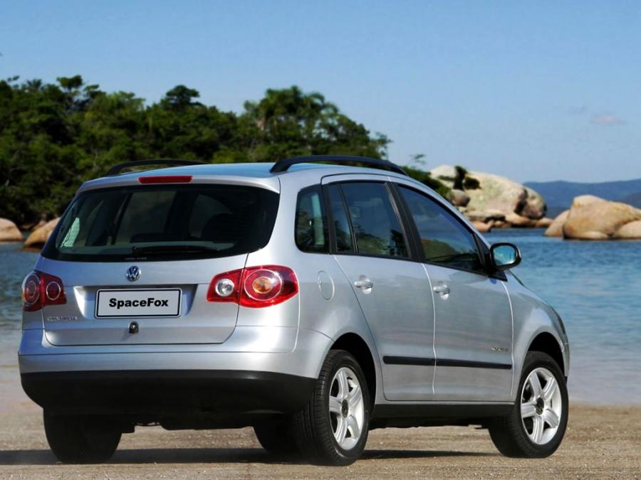  Volkswagen SpaceFox 2006 года  (фото 2 из 21)